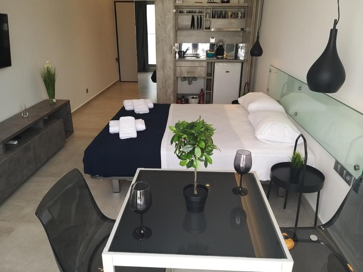 Amazing Apartments @ Aiolou Str. 아테네 외부 사진