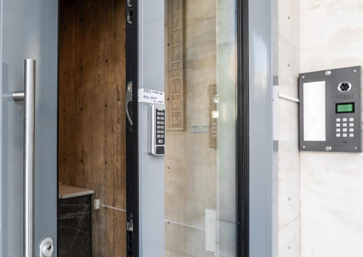 Amazing Apartments @ Aiolou Str. 아테네 외부 사진